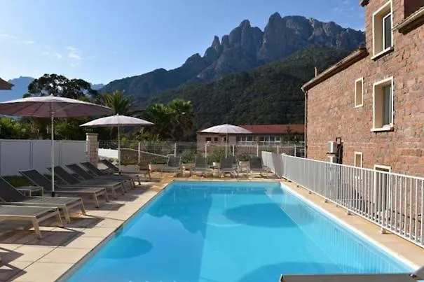 מלון דירות Ideal-subrini 3*