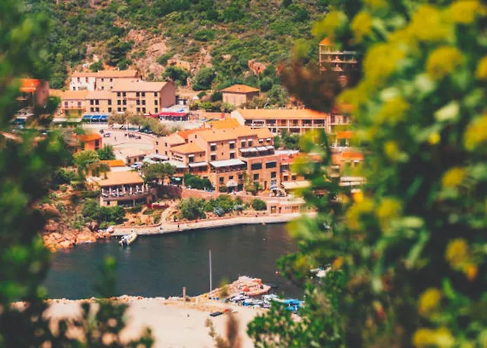 מלון דירות Ideal-subrini 3*